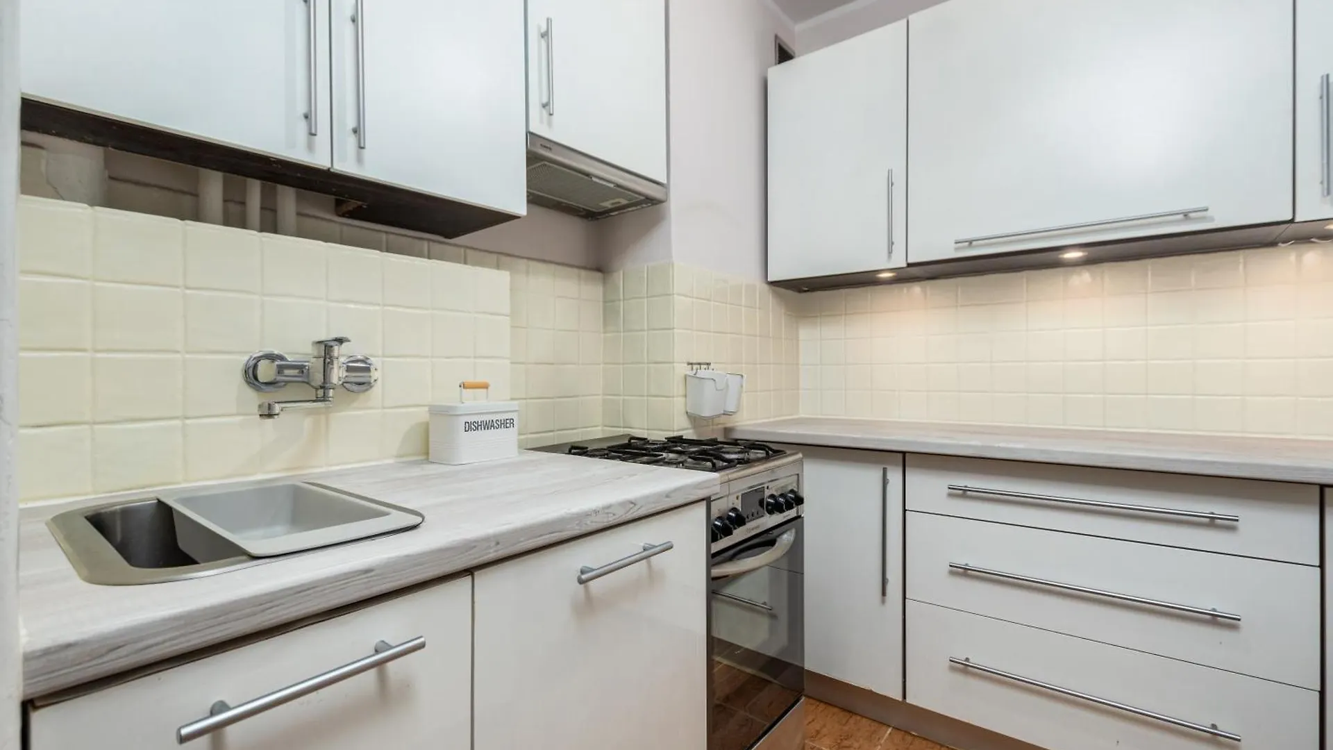 Aleje Jerozolimskie 145 By Homeprime Warszawa Apartament
