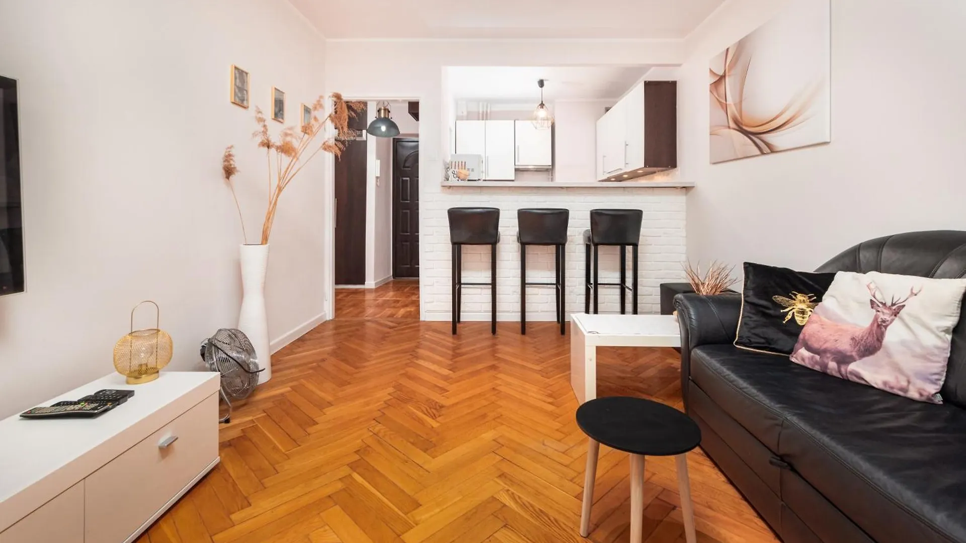 Aleje Jerozolimskie 145 By Homeprime Warszawa